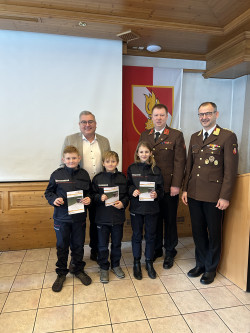 Angelobung der neuen Jugendfeuerwehrmitglieder