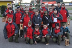 Die Feuerwehrjugend Kirchham zu Beginn der Friedenslichtaktion